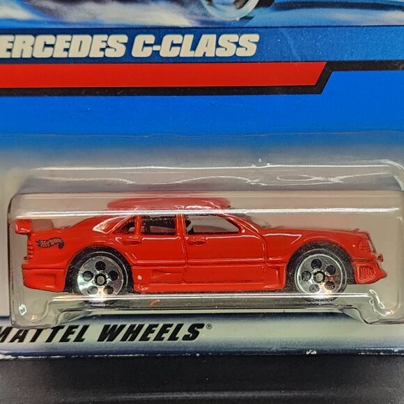 2000 Hot Wheels Mercedes C-Class #131 Red - Picture 2 of 4